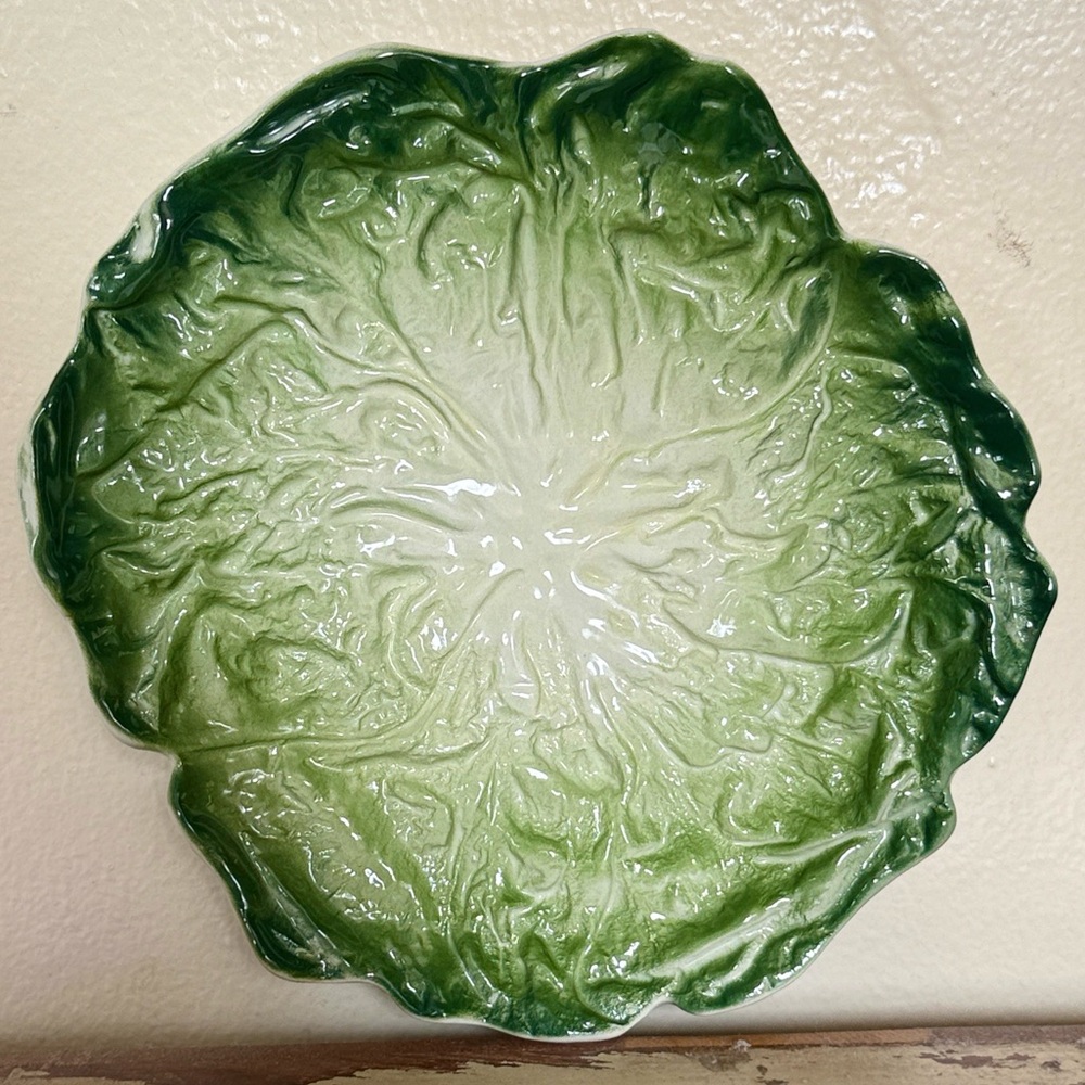 Vintage Intrada Italy majolica cabbage-ware decorative plate